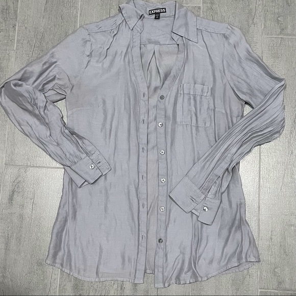Express sheer button up top - Picture 3 of 8